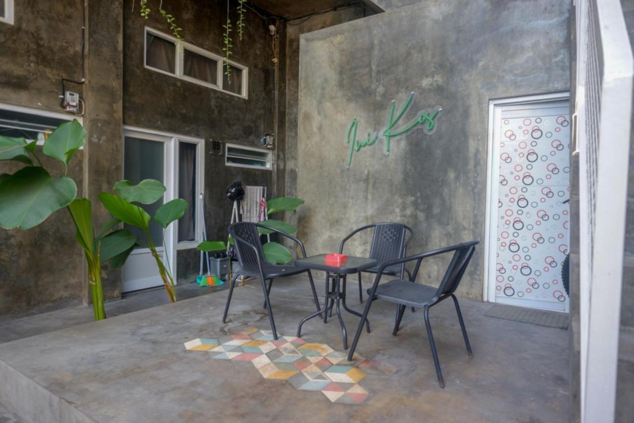 RedDoorz near Jumbo Mall Sragen Exterior foto