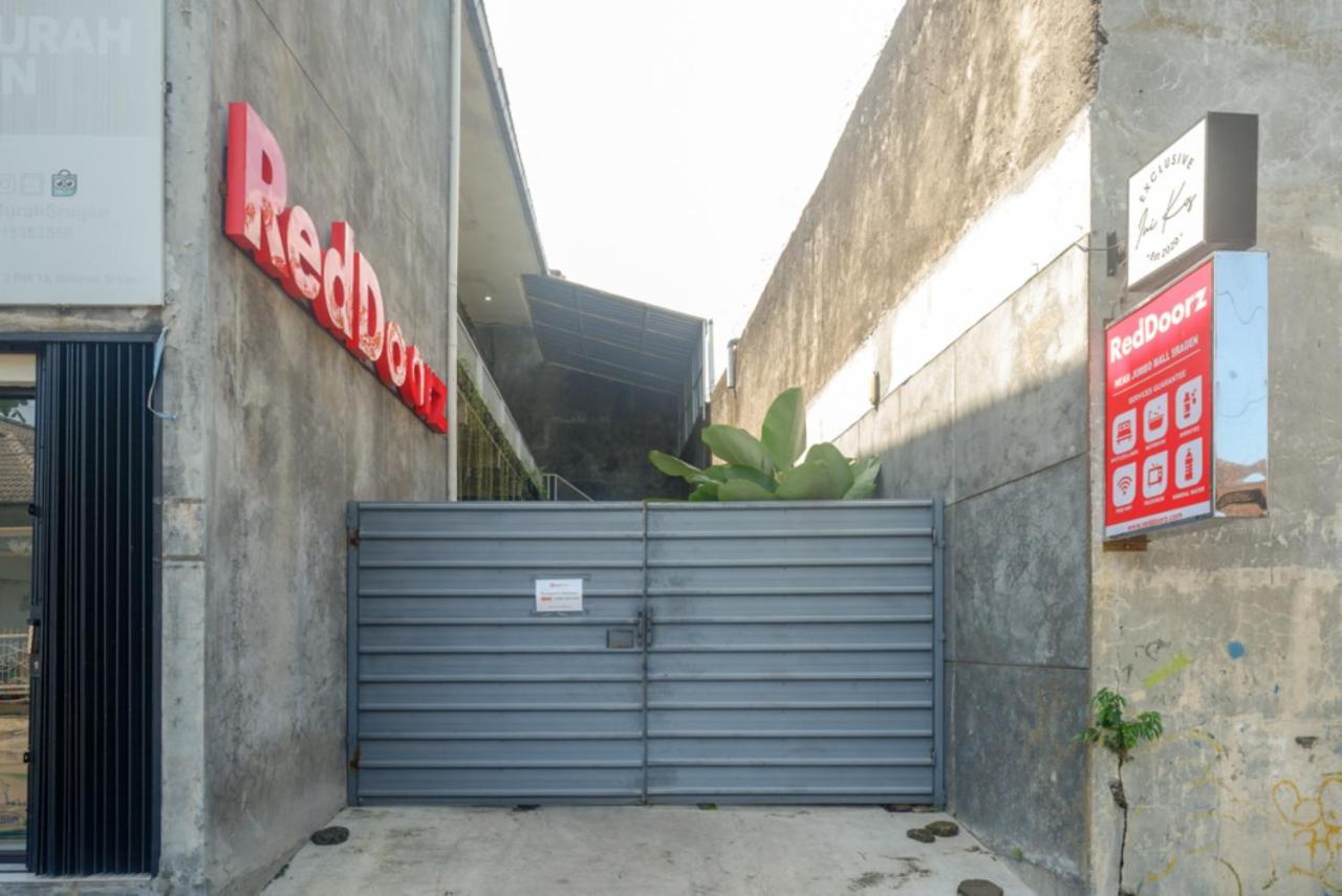 RedDoorz near Jumbo Mall Sragen Exterior foto